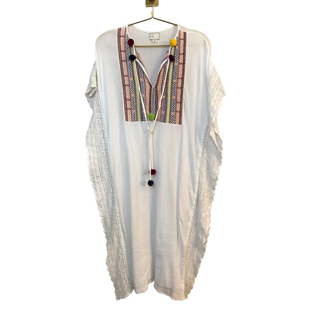 Postmark Anthropologie Bilson Embroidered Caftan XS White Pom Pom